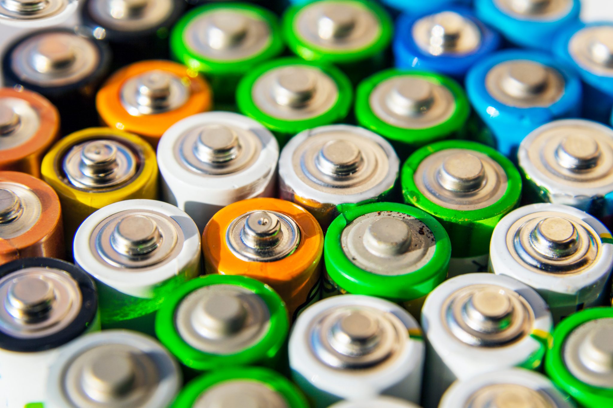 How to recycle batteries the r