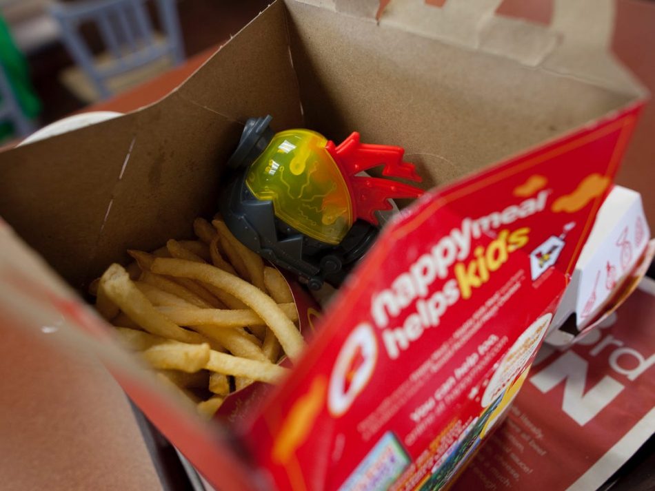 McDonald’s to remove plastic