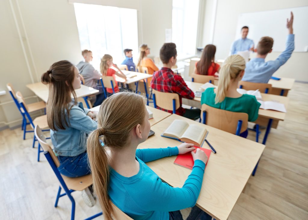 Sweden sets nationwide mobile phone ban in schools starting 2026
