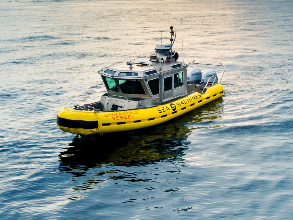 Autonomous oil spill boat can 