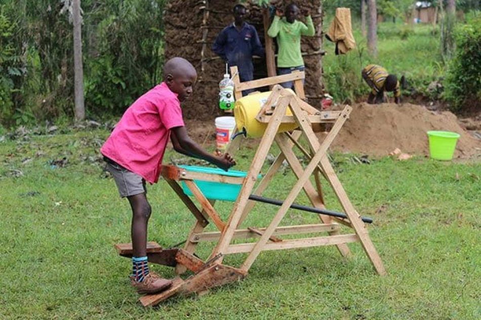 This 9-year-old Kenyan boy bui