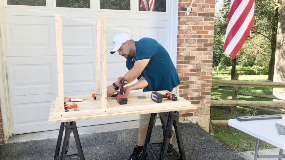 These dads build free desks fo