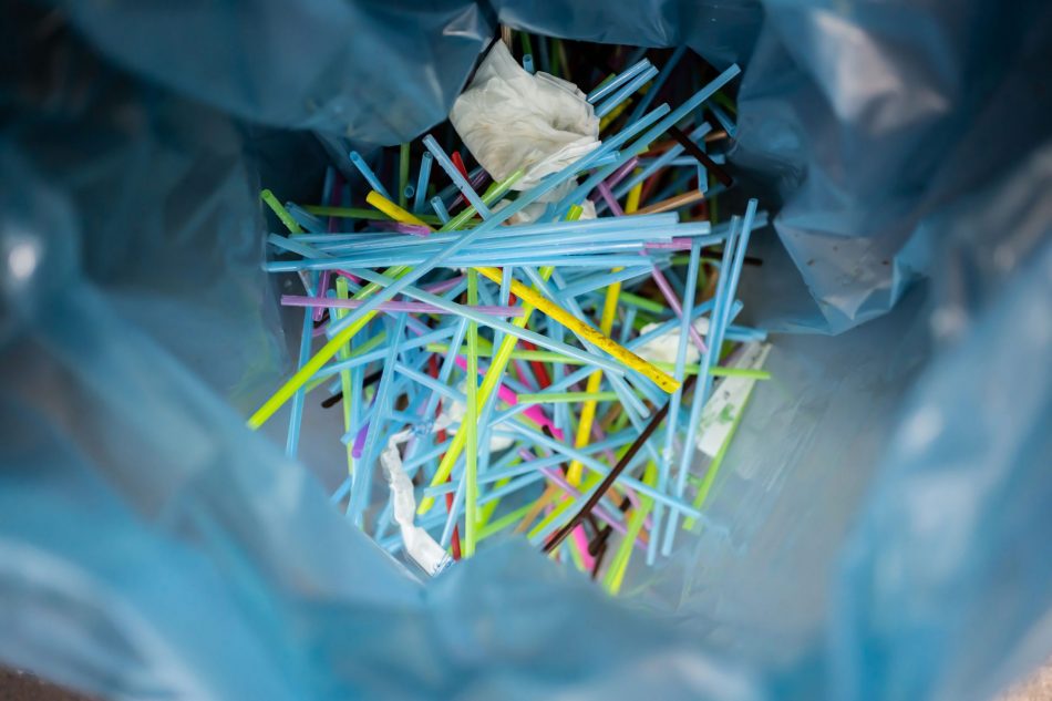 China to ban single-use plasti
