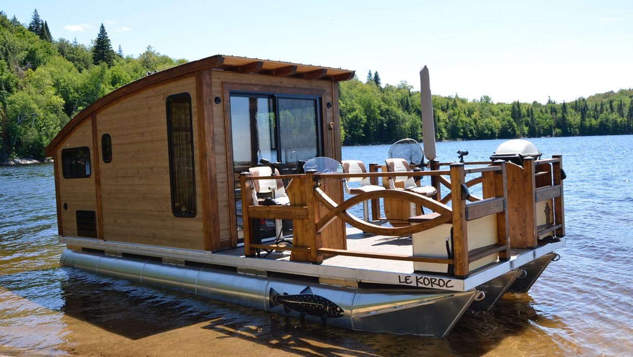 Solar powered houseboat takes 