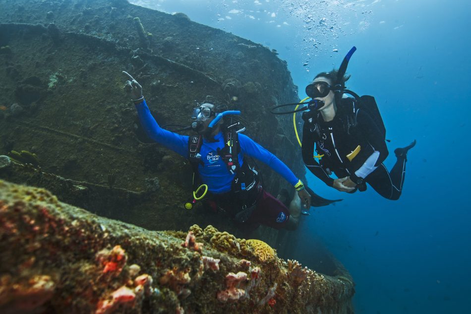 Diving program teaches kids to