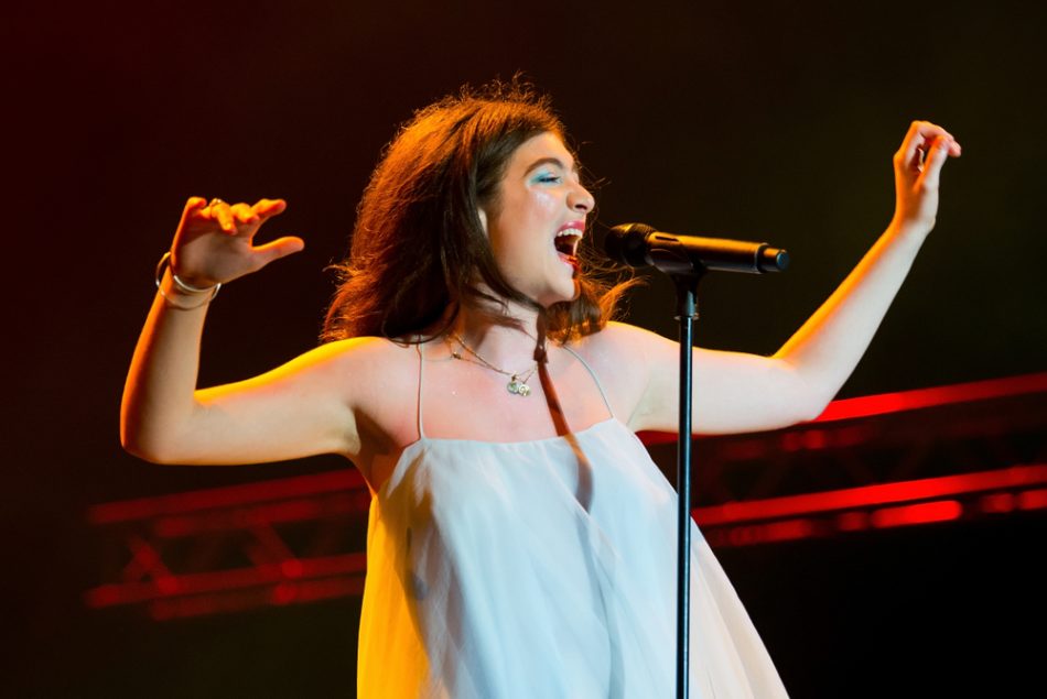 Lorde uplifts New Zealand’s 