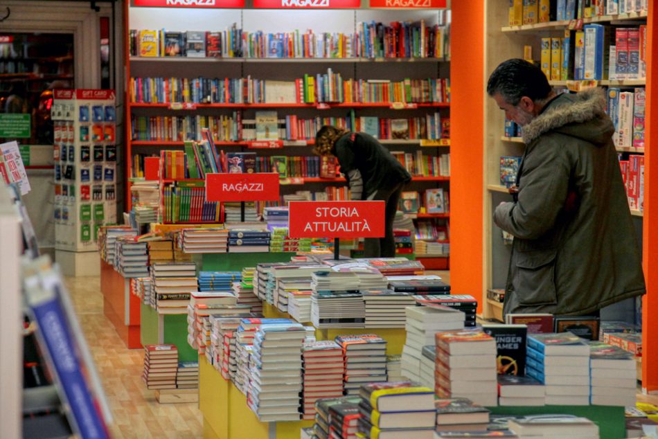 Italy marks books as an “ess