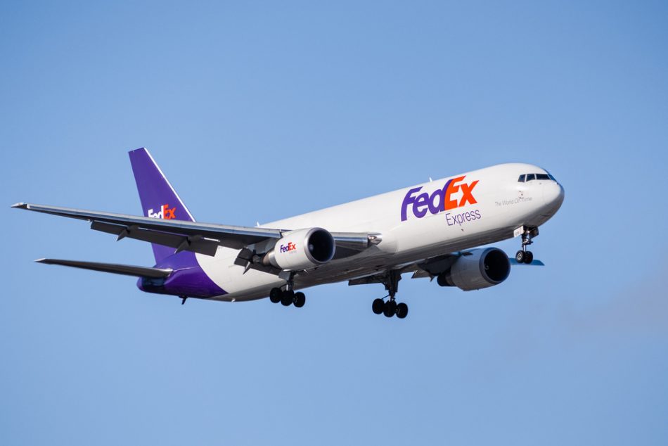FedEx plans to become carbon n