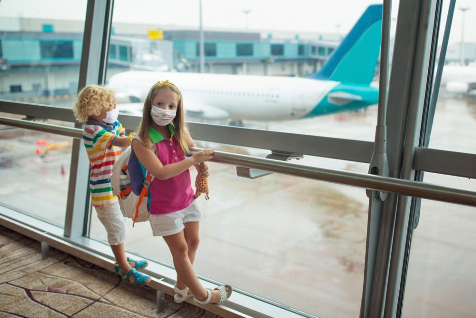 How to navigate traveling with children this holiday season