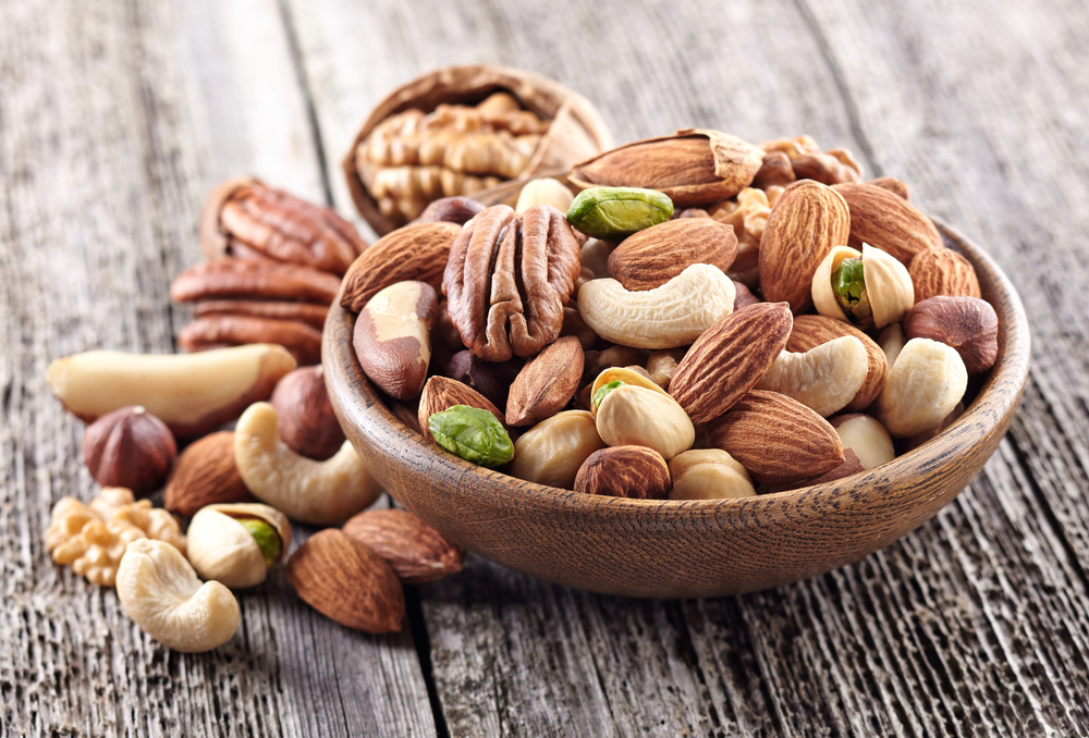 Eating nuts reduces the risk o