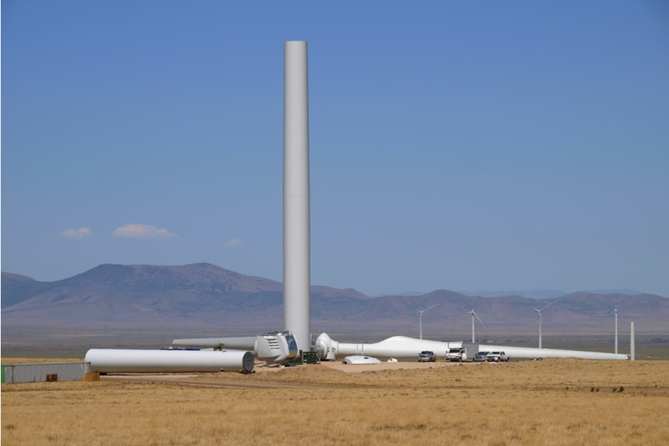 Assembly of giant wind turbine in Utah